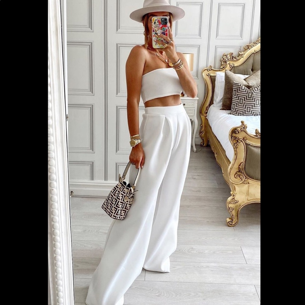 White Bonded Scuba Pleated Extreme Wide
Leg Pants